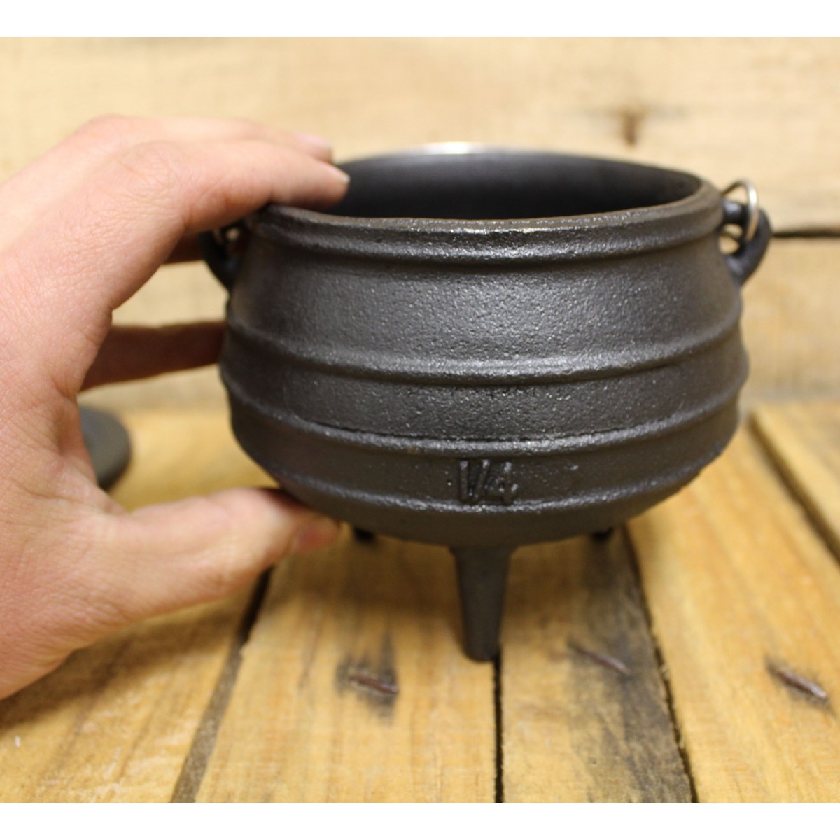 Cast Iron Potjie Pot Cauldron - 93 oz. Size 3/4